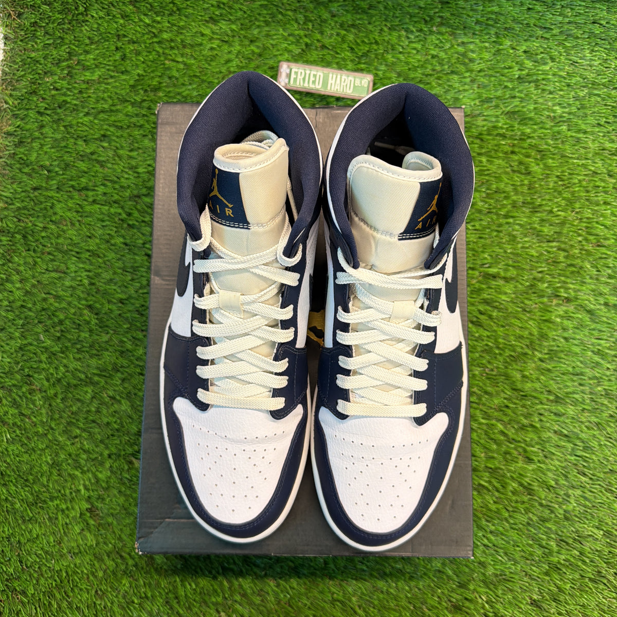 Air Jordan 1 Retro Mid 'Obsidian' SIZE 10.5M/12W