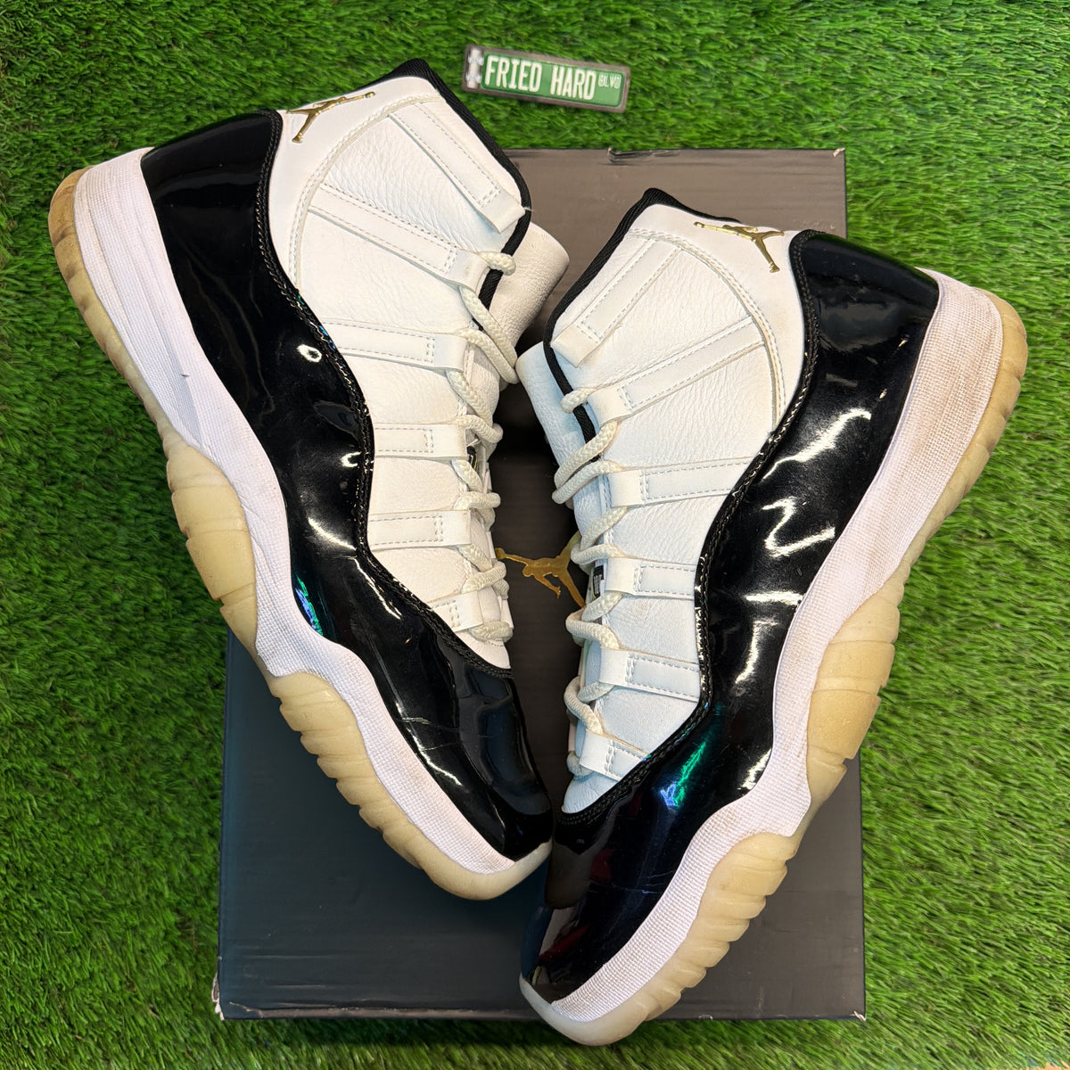 Air Jordan 11 Retro 'Gratitude / Defining Moments' SIZE 12M/13.5W