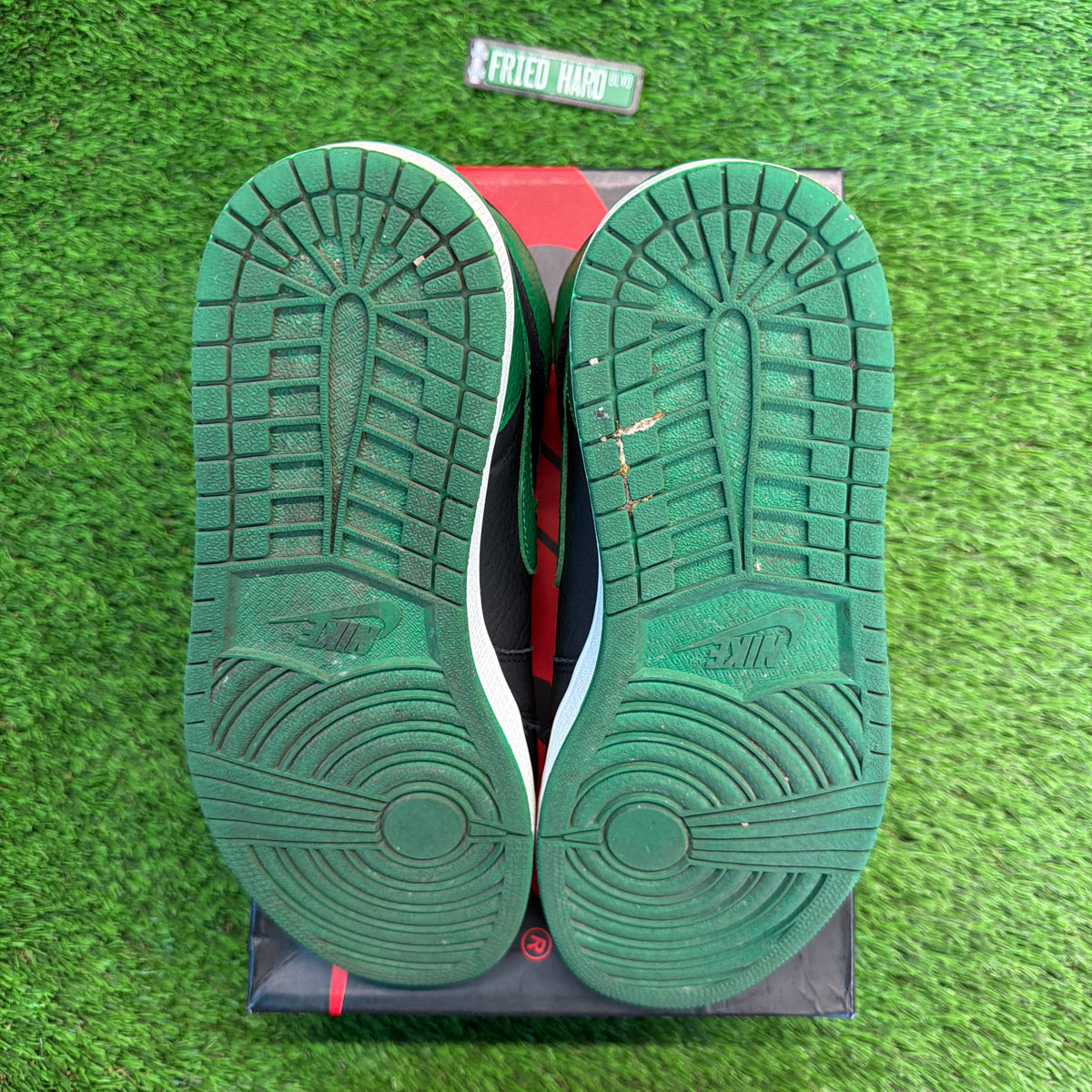 Air Jordan 1 Retro High OG 'Pine Green 2.0' SIZE 11M/12.5W