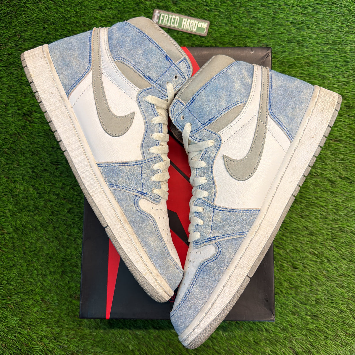 Air Jordan 1 Retro High OG 'Hyper Royal' SIZE 12M/13.5W