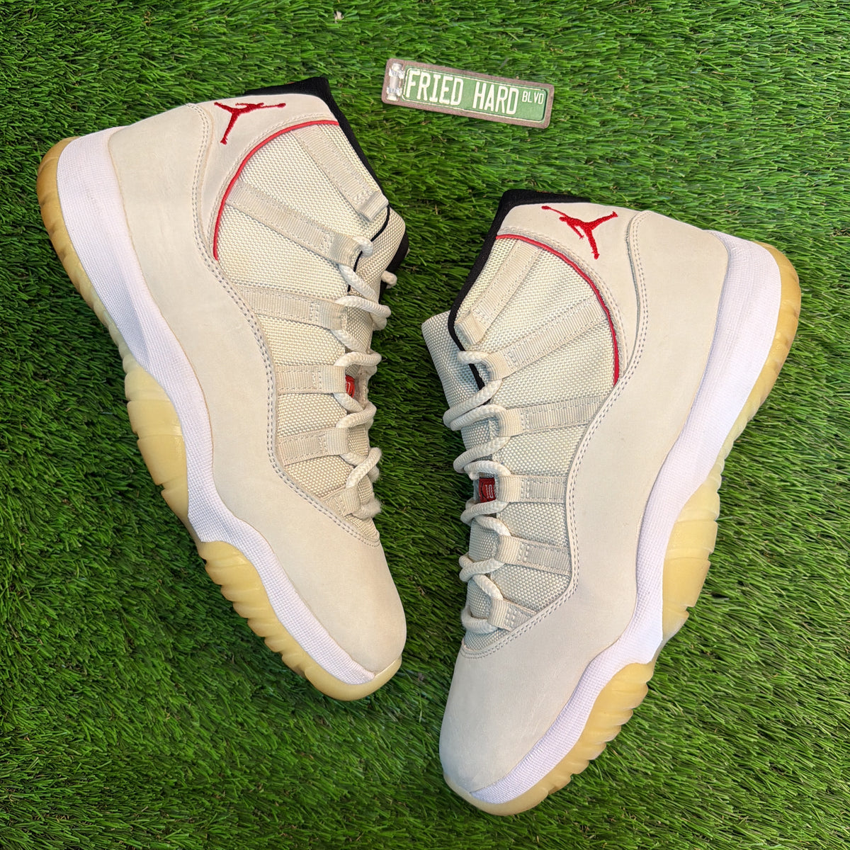 Air Jordan 11 Retro 'Platinum Tint' SIZE 10.5M/12W