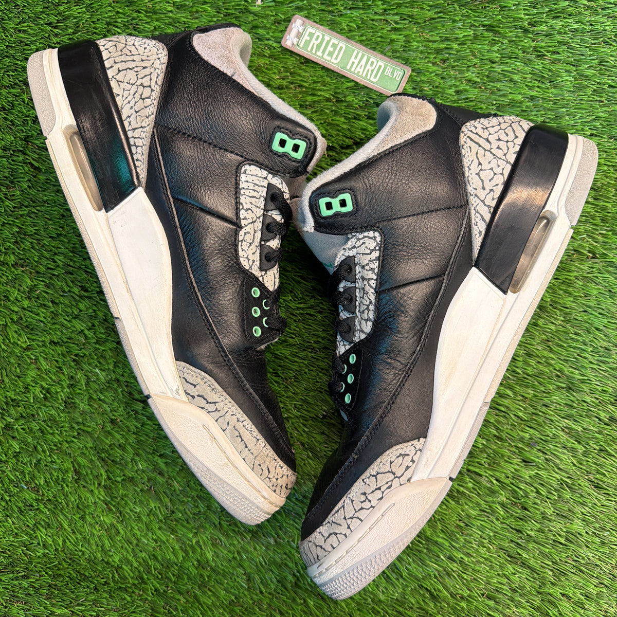 Air Jordan 3 Retro 'Green Glow' SIZE 12M/13.5W