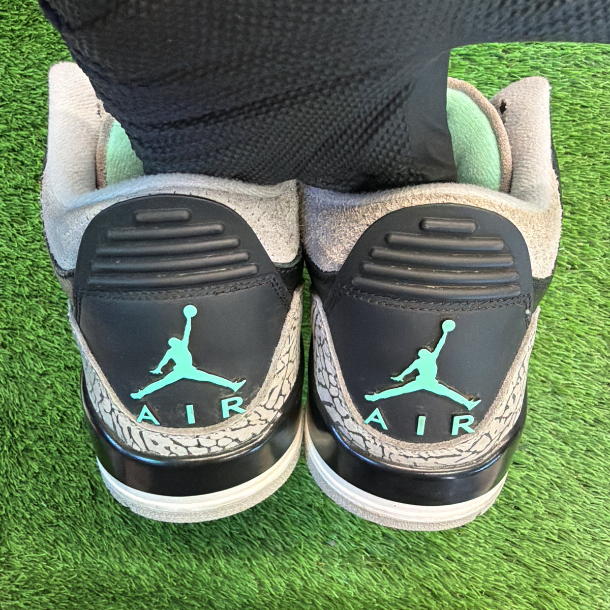 Air Jordan 3 Retro 'Green Glow' SIZE 12M/13.5W