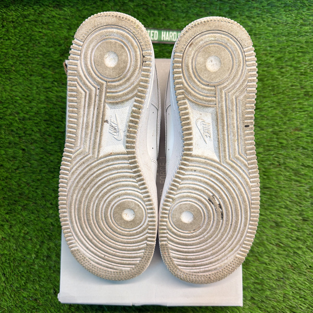 Air Force 1 Triple White (GS) SIZE 6Y/7.5W