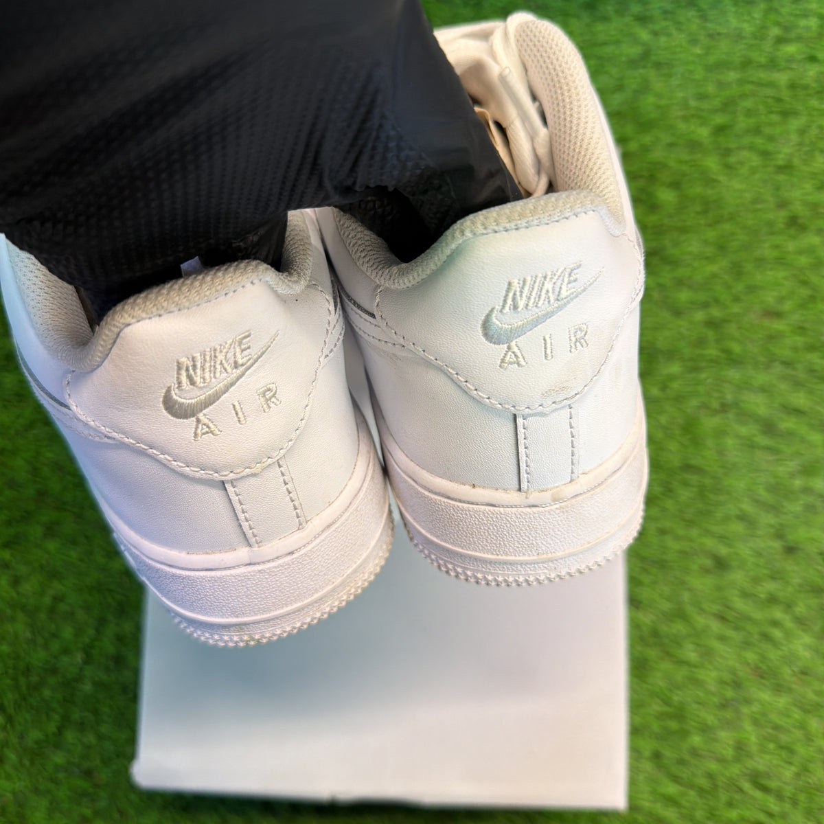 Air Force 1 Triple White (GS) SIZE 6Y/7.5W