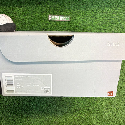 Air Force 1 Triple White (GS) SIZE 6Y/7.5W