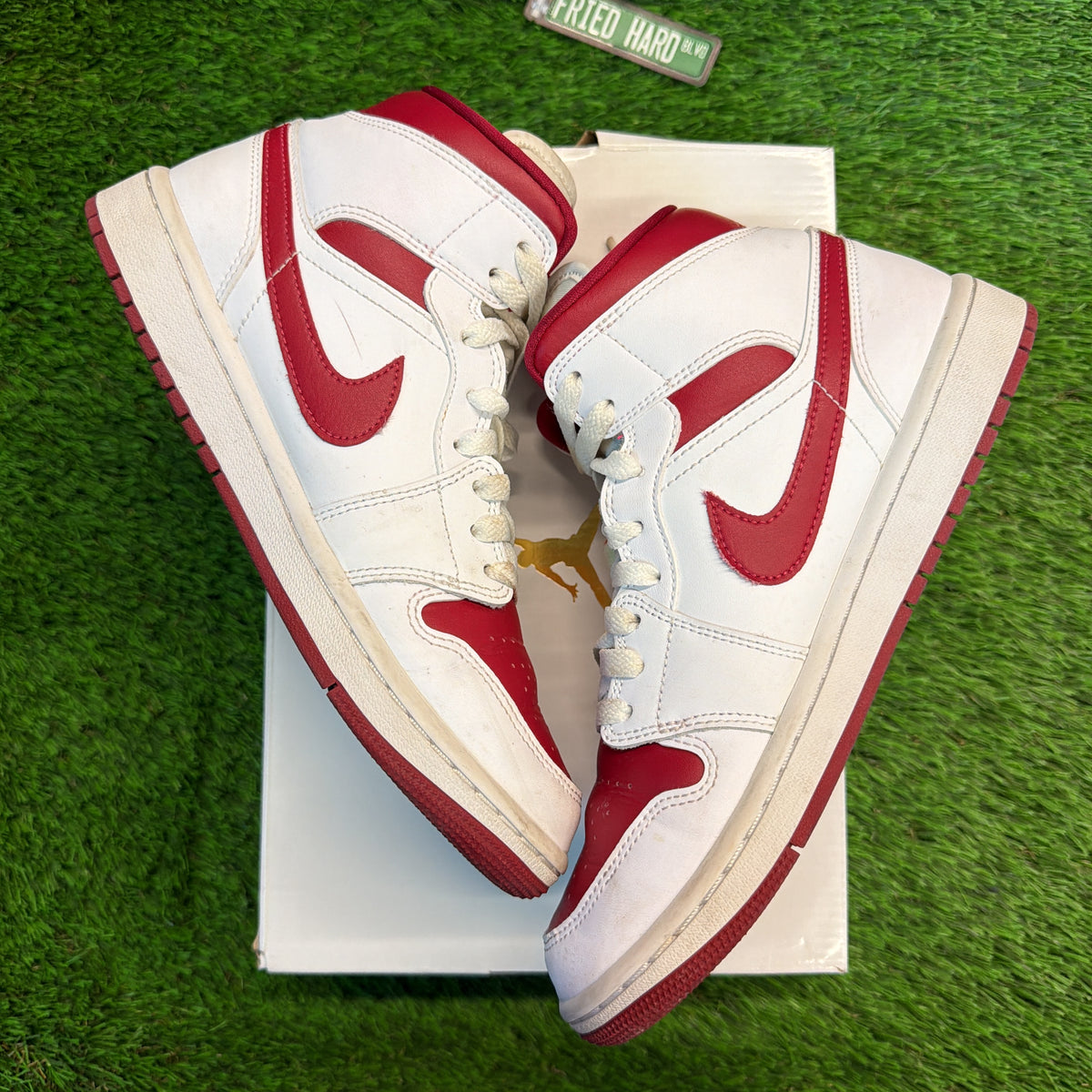 Wmns Air Jordan 1 Mid 'White Pomegranate' SIZE 6.5Y/8W