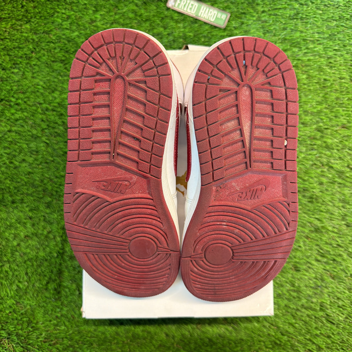 Wmns Air Jordan 1 Mid 'White Pomegranate' SIZE 6.5Y/8W