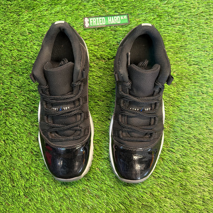 Jordan 11 Retro Low Space Jam (GS) SIZE 7Y/8.5W