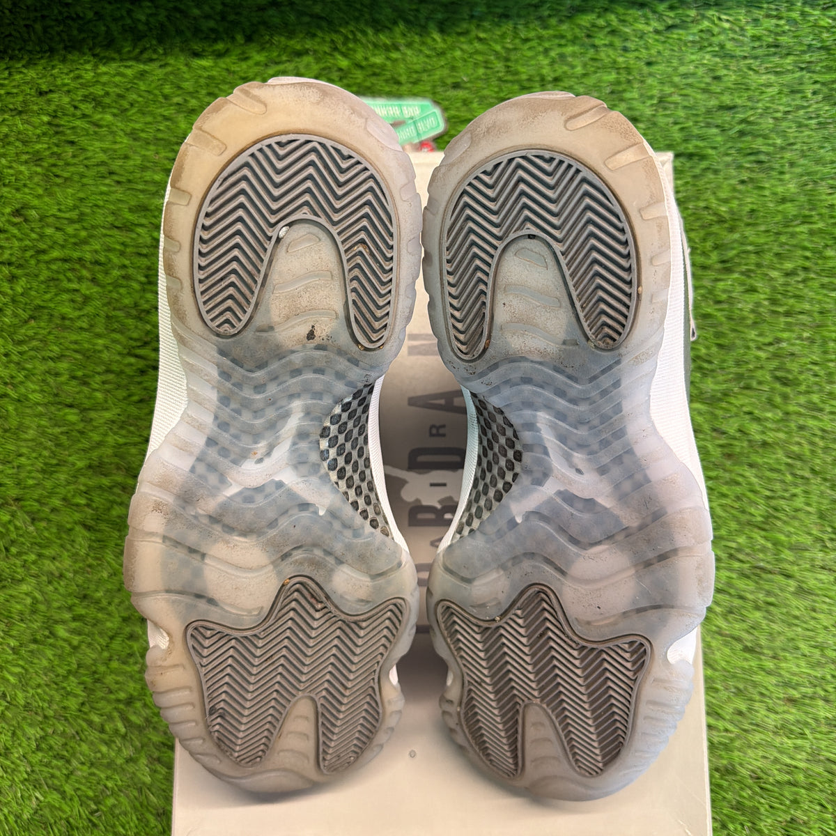 Air Jordan 11 Retro 'Cool Grey' 2021 SIZE 10M/11.5W