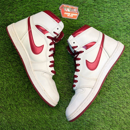 Air Jordan 1 Retro High '85 OG 'Metallic Burgundy' SIZE 9.5M/11W