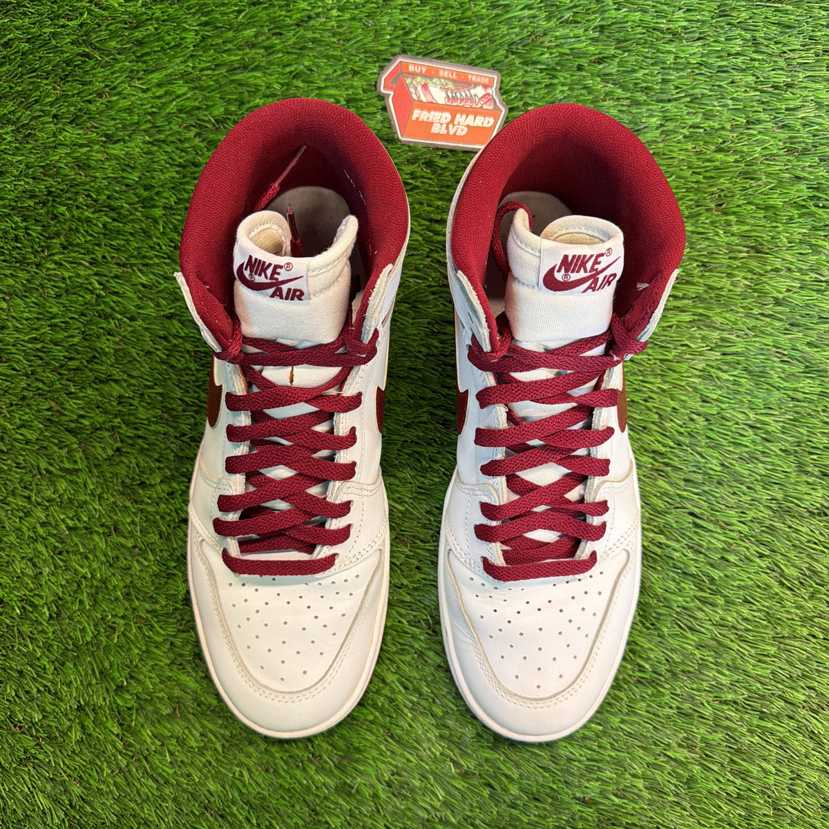 Air Jordan 1 Retro High '85 OG 'Metallic Burgundy' SIZE 9.5M/11W