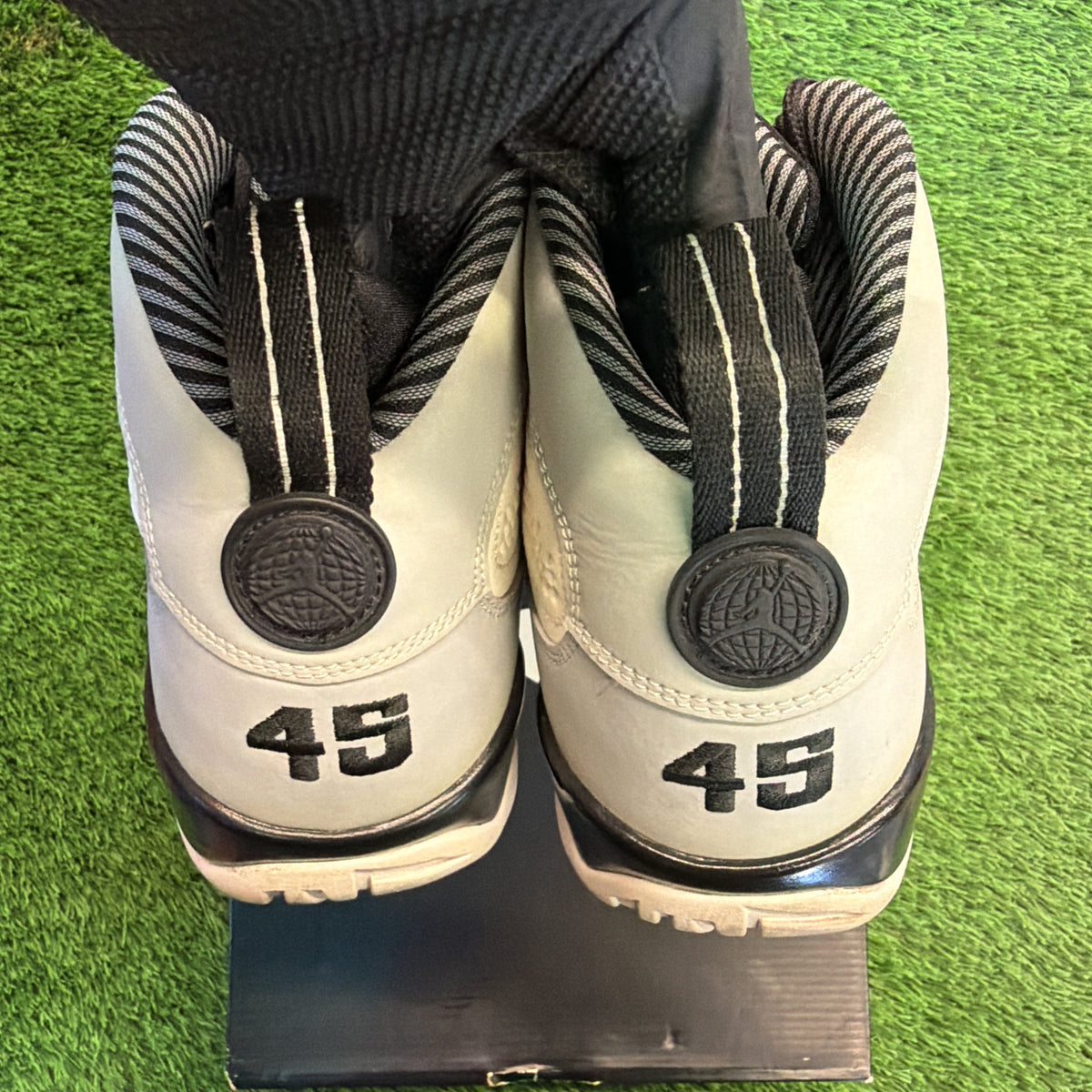Air Jordan 9 Retro 'Barons' SIZE 9.5M/11W