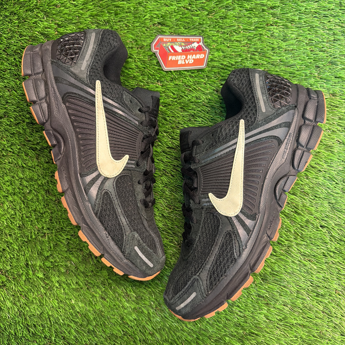 Nike Air Zoom Vomero 5 'Black Gum' SIZE 10M/11.5W