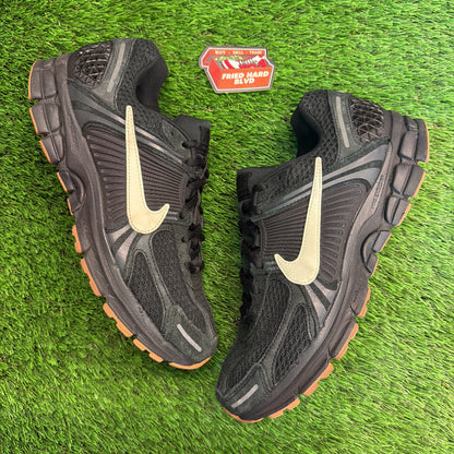 Nike Air Zoom Vomero 5 'Black Gum' SIZE 10M/11.5W