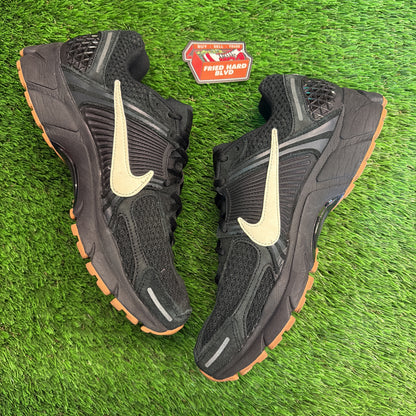 Nike Air Zoom Vomero 5 'Black Gum' SIZE 10M/11.5W