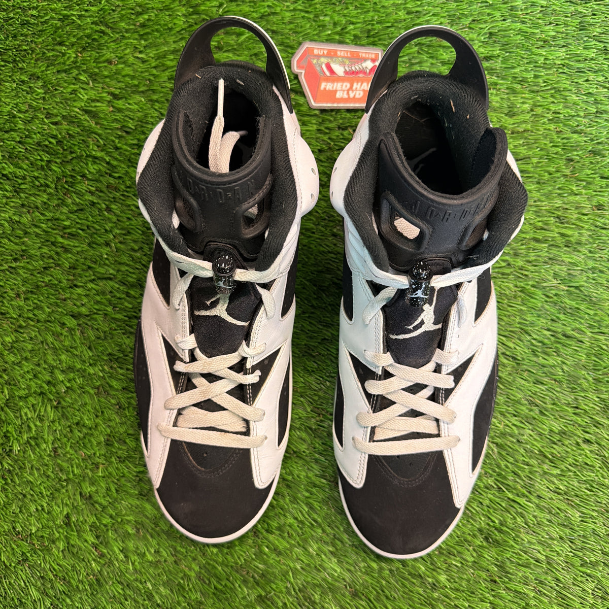 Air Jordan 6 Retro 'Oreo' 2026 SIZE 11M/12.5W