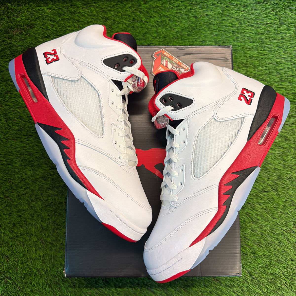 Air Jordan 5 Retro 'Fire Red' 2025 SIZE 12M/13.5W