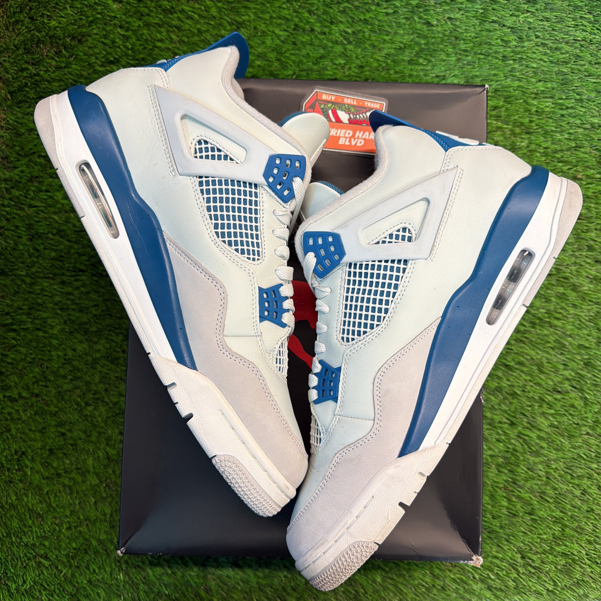 Air Jordan 4 Retro 'Military Blue' 2024 SIZE 12M/13.5W
