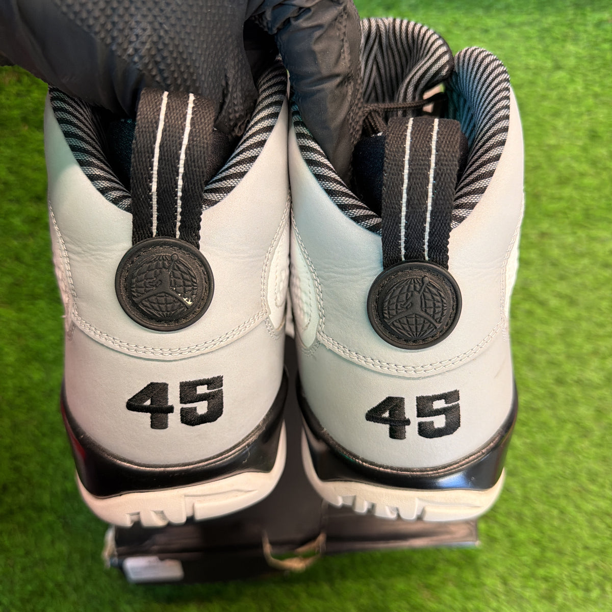 Air Jordan 9 Retro 'Barons' SIZE 12M/13.5W