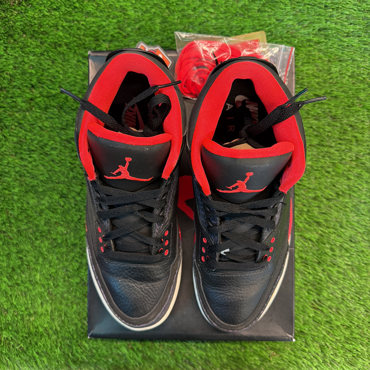 Air Jordan 3 Retro 'Crimson' SIZE 9M/10.5W