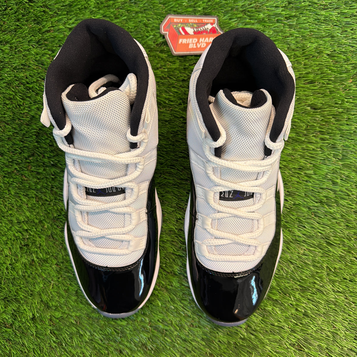Air Jordan 11 Retro 'Concord' 2018 SIZE 9M/10.5W