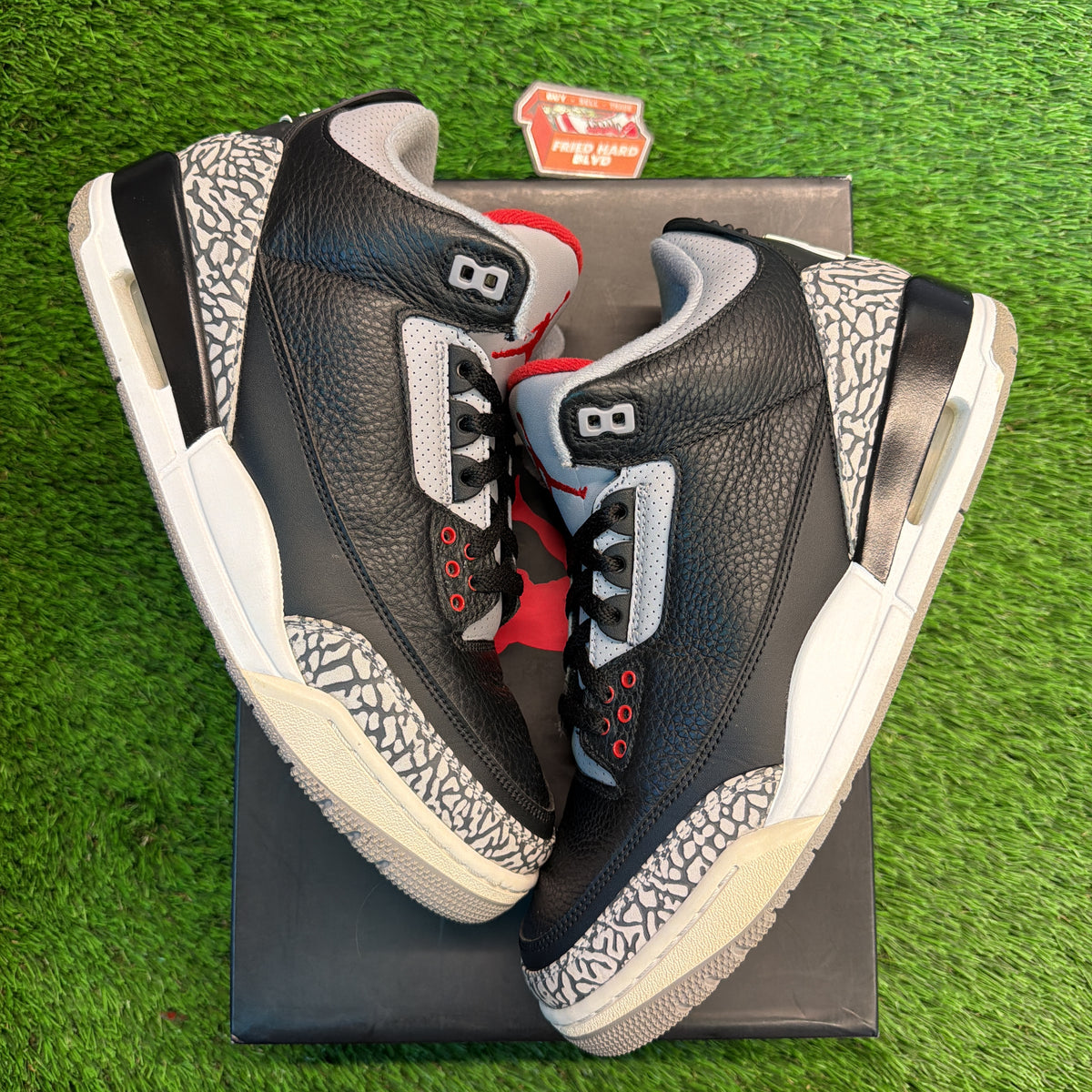 Air Jordan 3 Retro OG 'Black Cement' 2018 SIZE 10.5M/12W