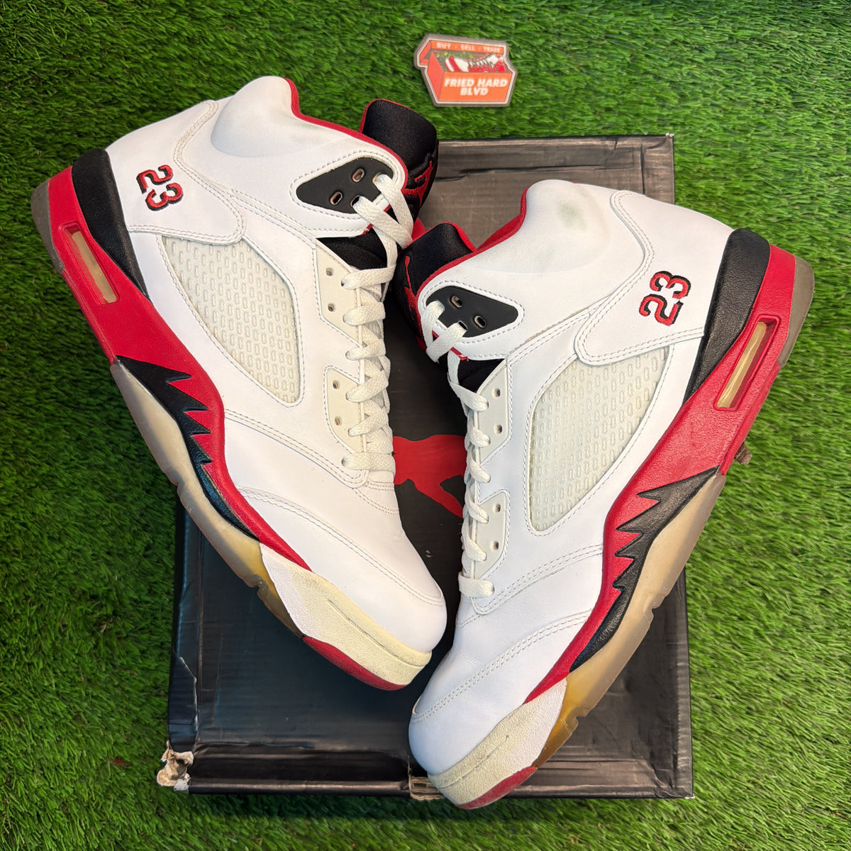 Air Jordan 5 Retro 'Fire Red' 2013 SIZE 12M/13.5W