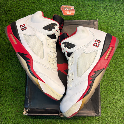 Air Jordan 5 Retro 'Fire Red' 2013 SIZE 12M/13.5W