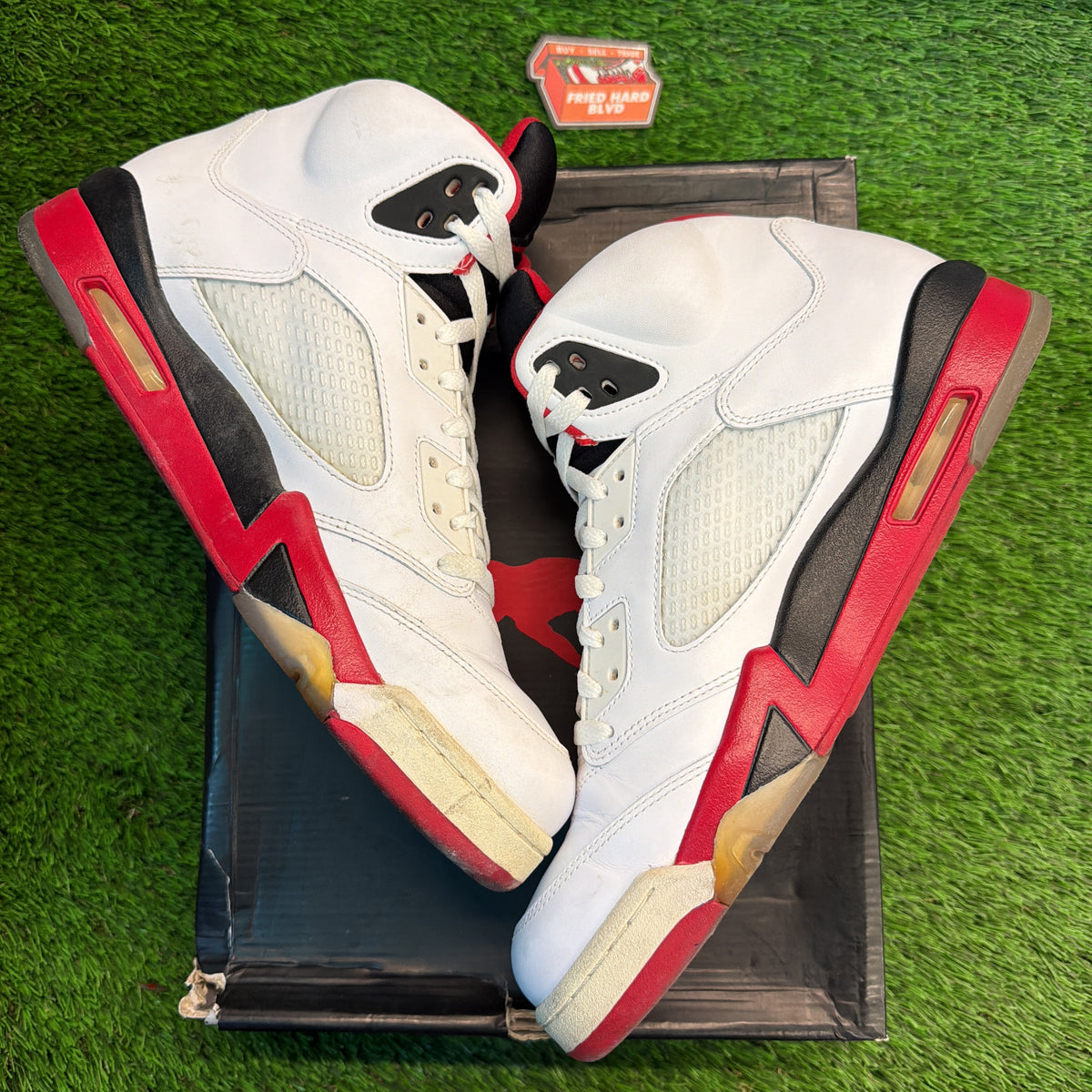 Air Jordan 5 Retro 'Fire Red' 2013 SIZE 12M/13.5W
