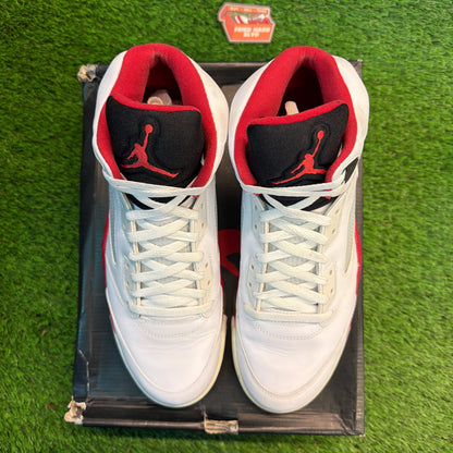 Air Jordan 5 Retro 'Fire Red' 2013 SIZE 12M/13.5W