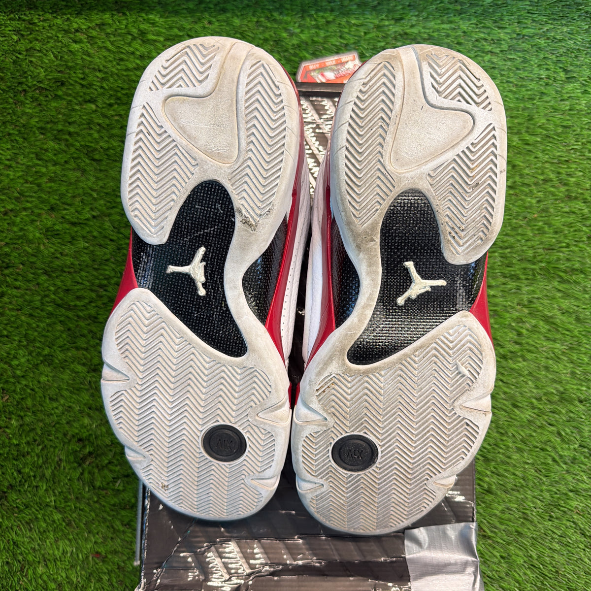 Air Jordan 14 Retro 'Candy Cane' 2012 SIZE 12M/13.5W