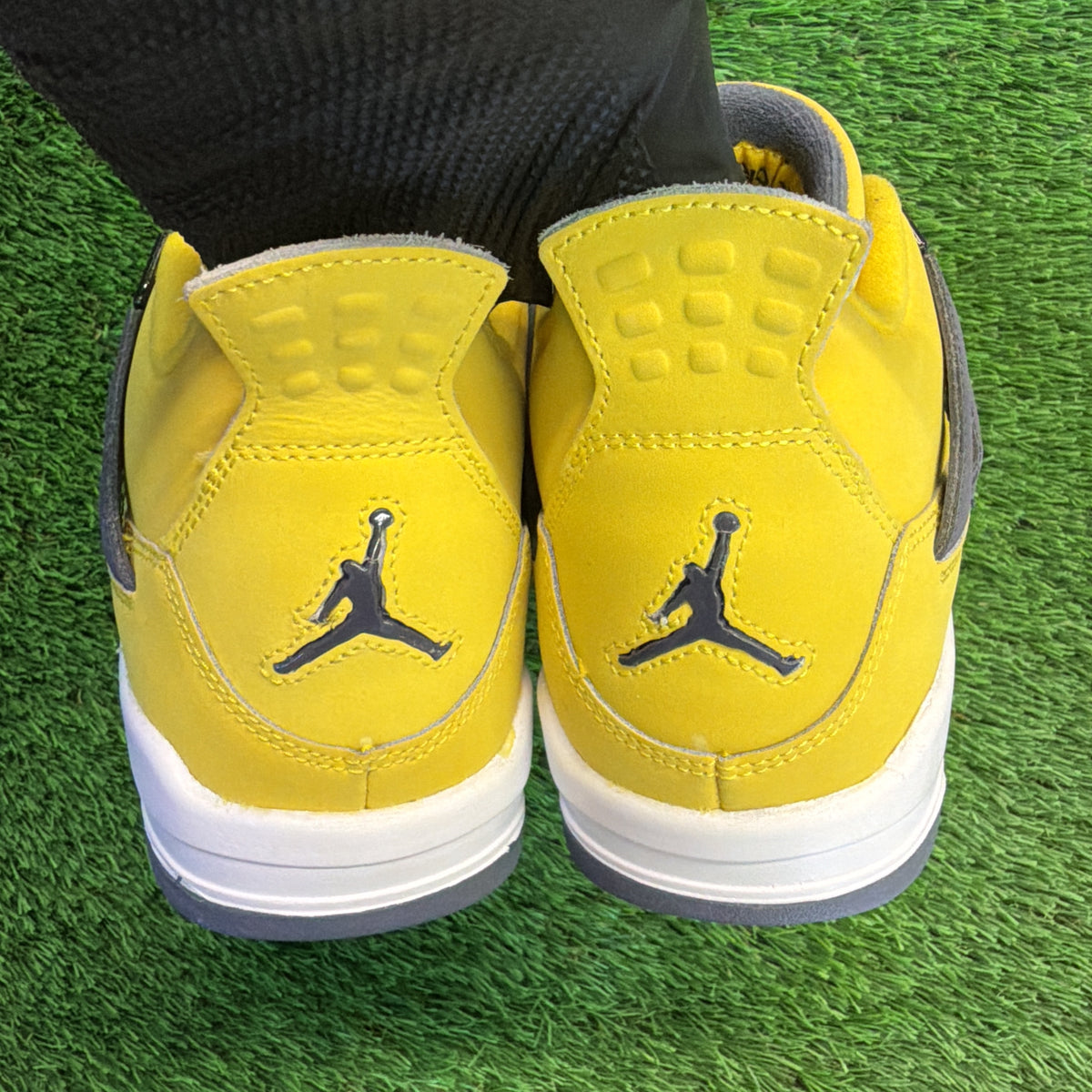 Air Jordan 4 Retro GS 'Lightning' 2021 SIZE 7Y/8.5W