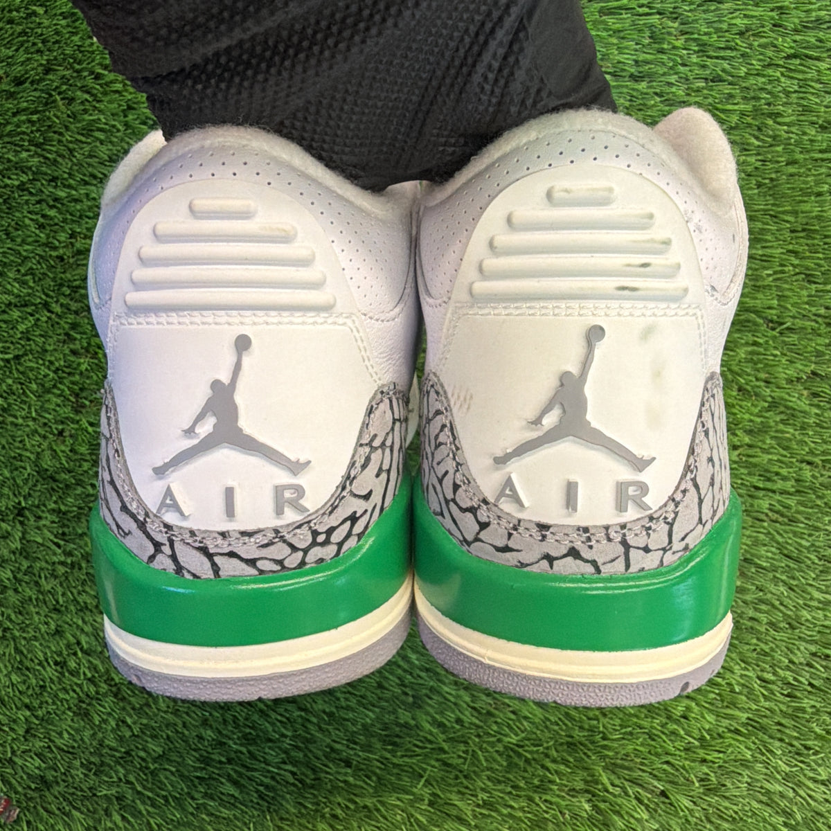 Wmns Air Jordan 3 Retro 'Lucky Green' SIZE 7.5M/9W